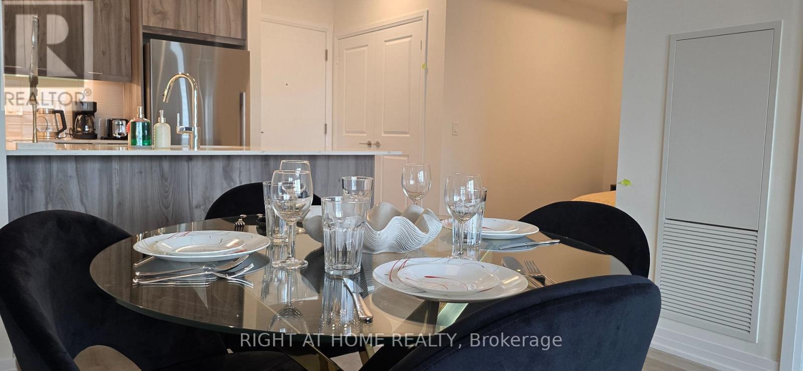 2302 - 15 Watergarden Drive, Mississauga, Ontario  L5R 0H4 - Photo 7 - W13654856