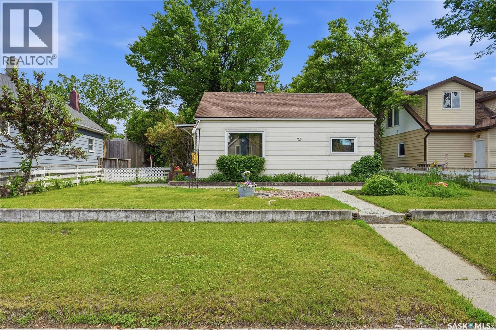 75 Iroquois STREET W, Moose Jaw, Saskatchewan