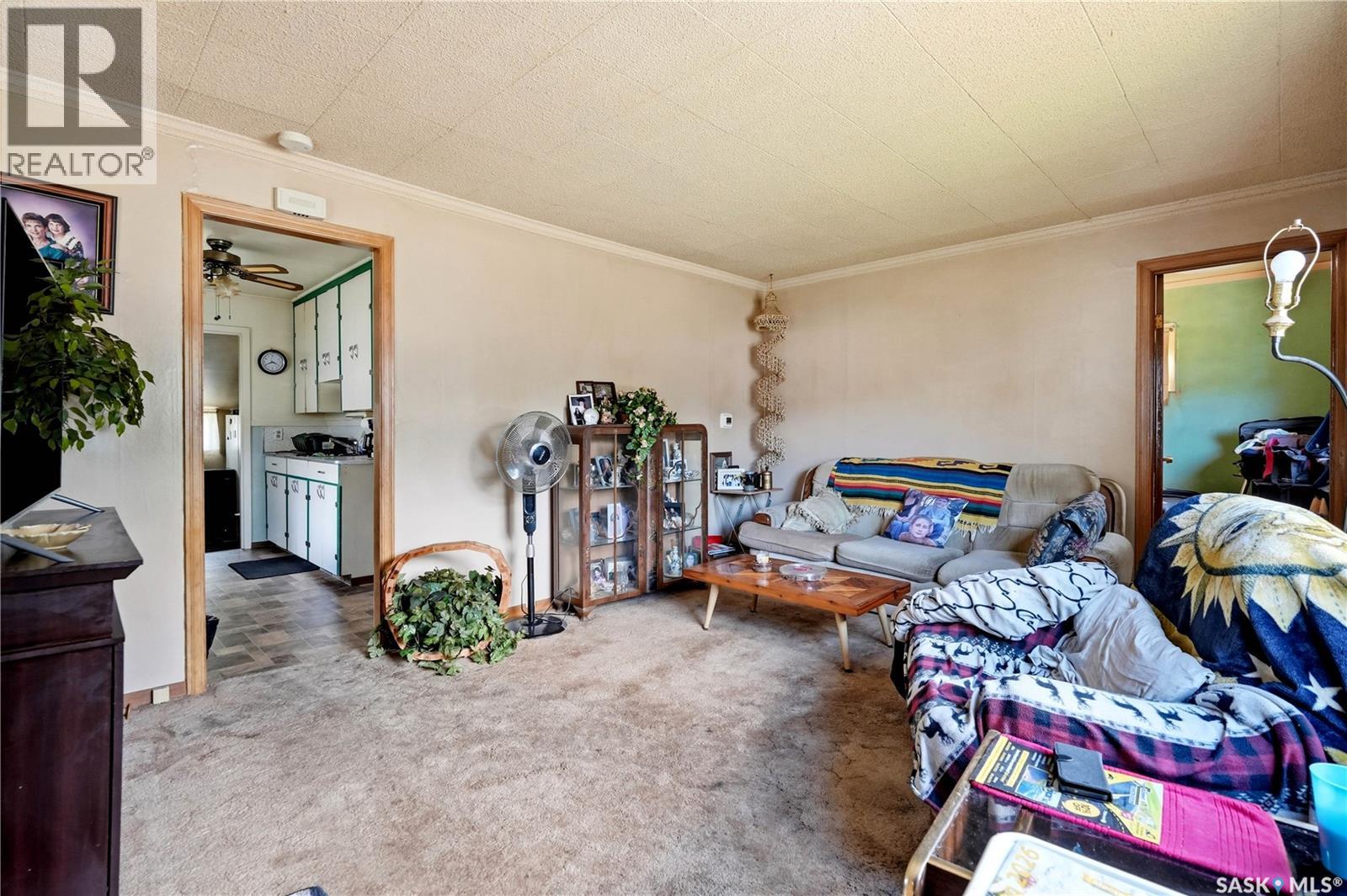 75 Iroquois Street W, Moose Jaw, Saskatchewan  S6H 5A4 - Photo 4 - SK044875