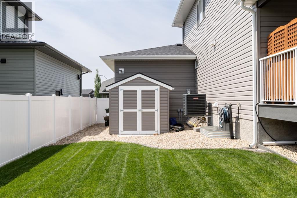 22 Napoleon Meadows Way, Innisfail, Alberta  T4G 0N6 - Photo 10 - A2328524