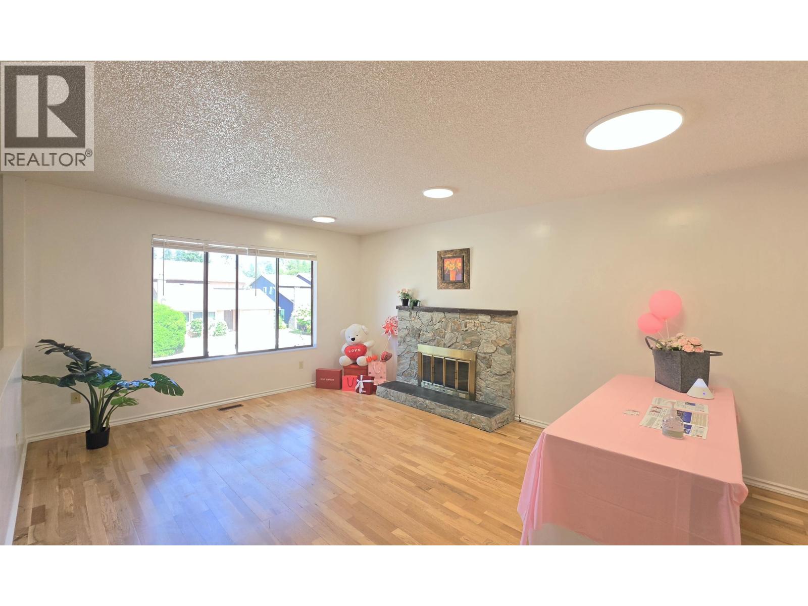 3220 Harwood Avenue, Coquitlam, British Columbia  V3E 1T8 - Photo 33 - R3149123