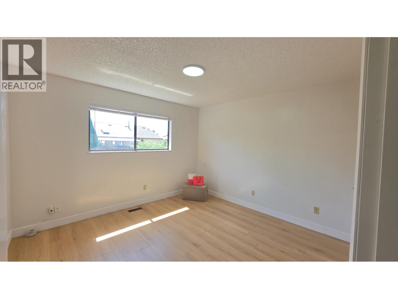 3220 Harwood Avenue, Coquitlam, British Columbia  V3E 1T8 - Photo 34 - R3149123