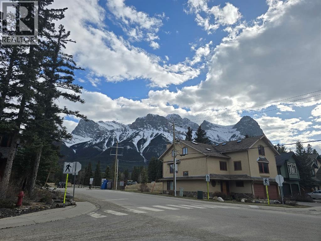 538 1 Street, Canmore, Alberta  T1W 2L1 - Photo 2 - A2306141