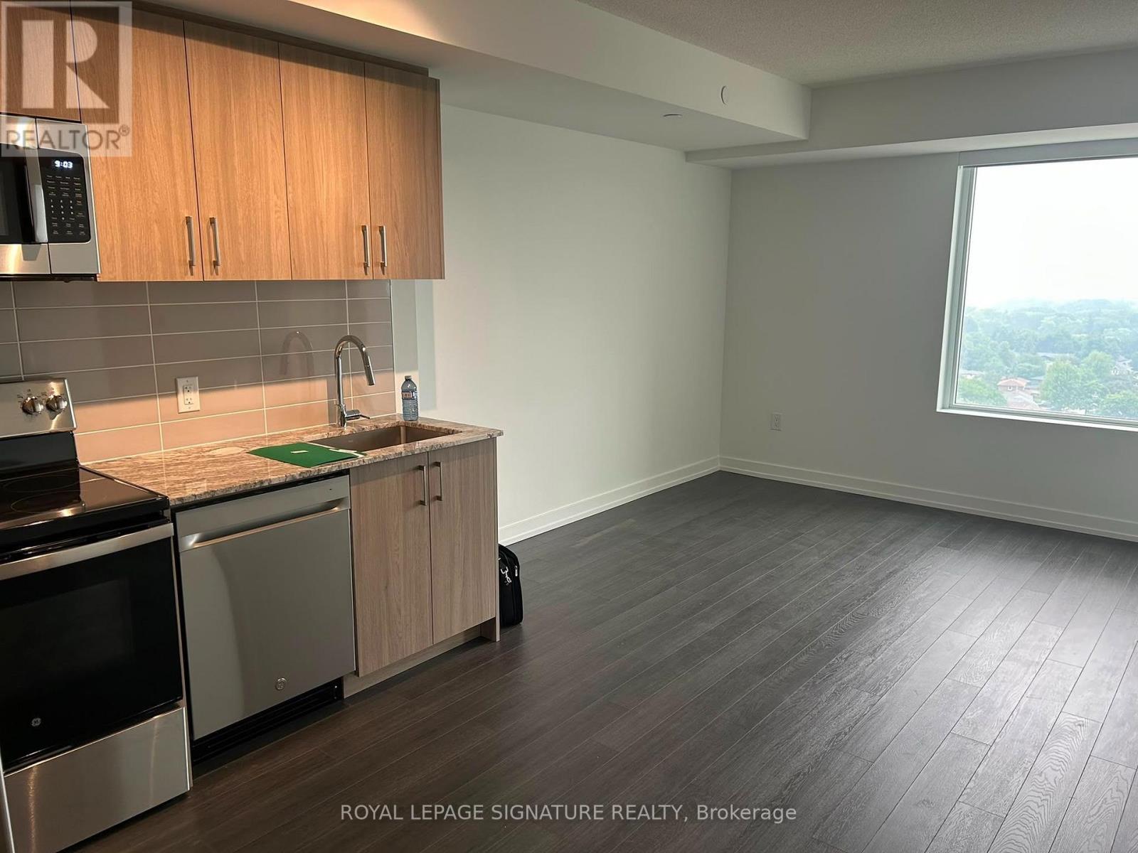 1409 - 4010 Eglinton Avenue W, Toronto, Ontario  M9A 0G5 - Photo 4 - W13654868