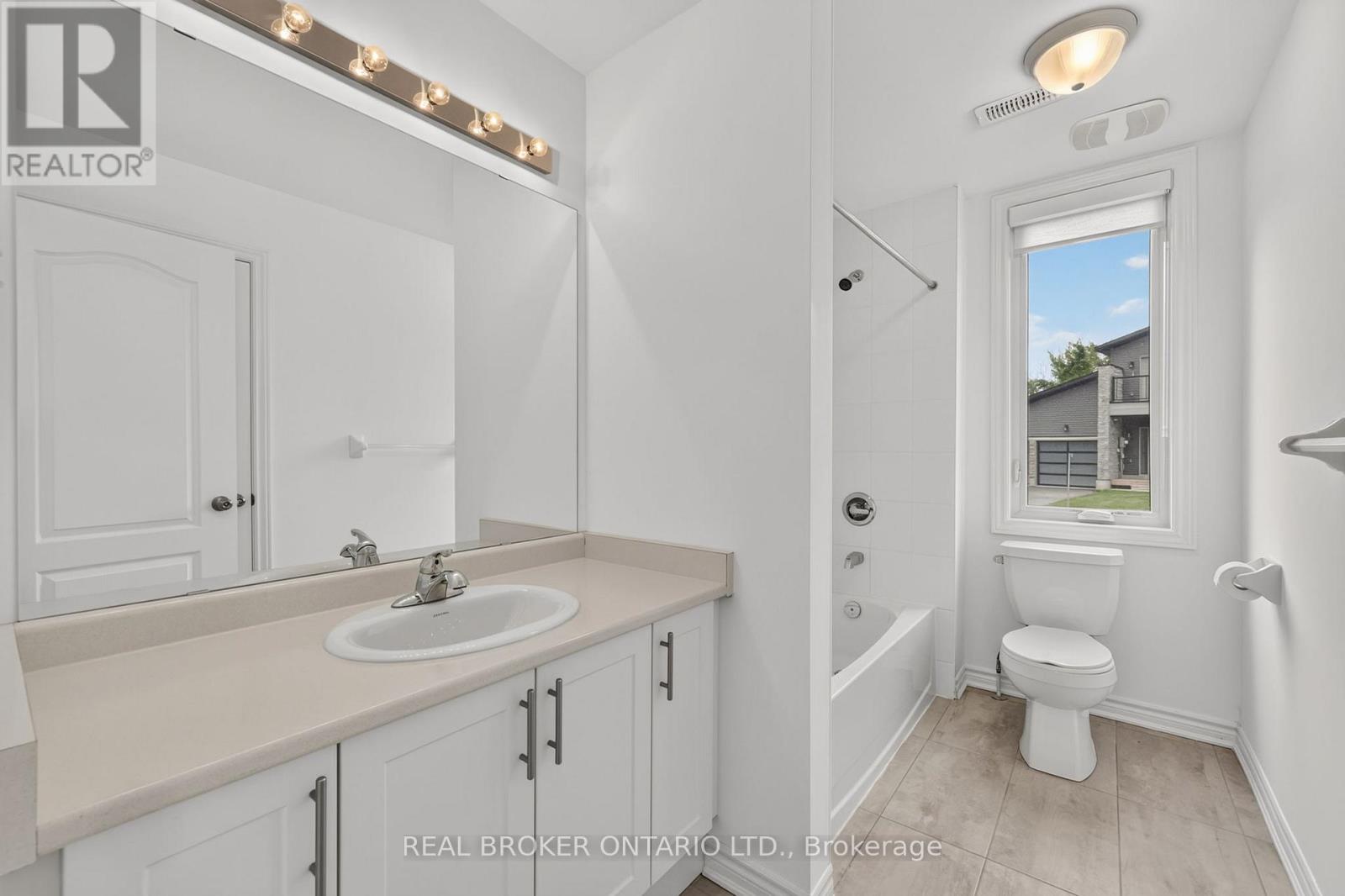 139 Marina Village Drive, Georgian Bay, Ontario  L0K 1S0 - Photo 17 - X13499326