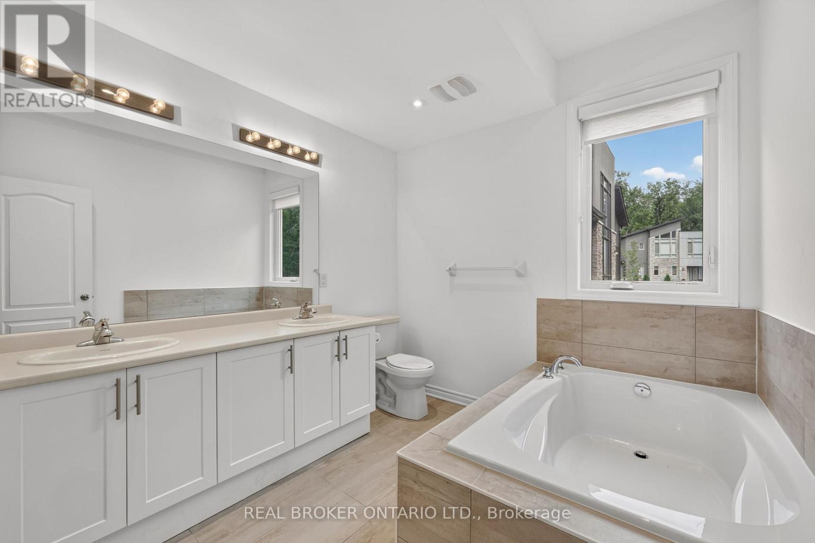 139 Marina Village Drive, Georgian Bay, Ontario  L0K 1S0 - Photo 13 - X13499326