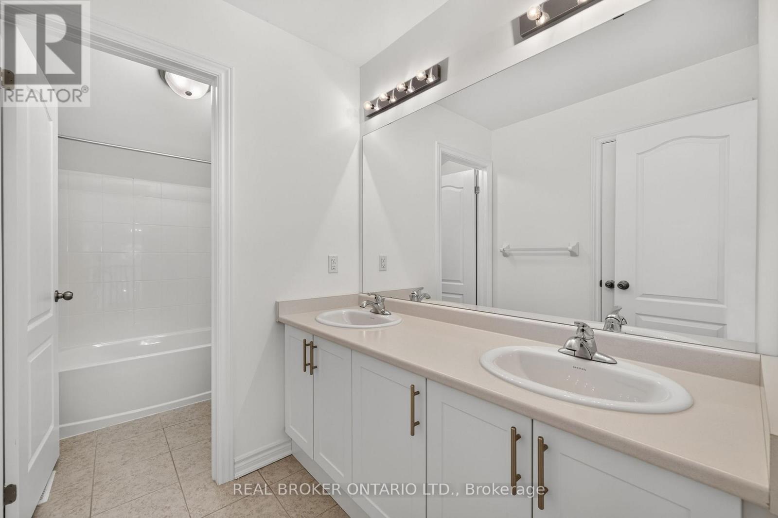 139 Marina Village Drive, Georgian Bay, Ontario  L0K 1S0 - Photo 22 - X13499326