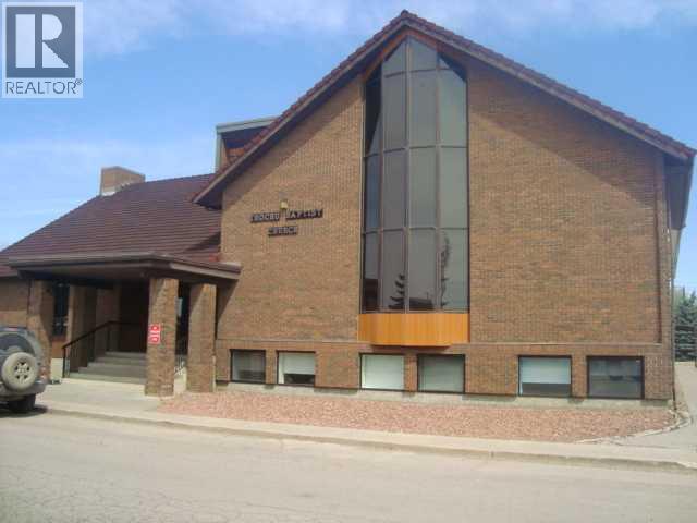 2 Trochu Avenue, Trochu, Alberta  T0M 2C0 - Photo 2 - A2321552