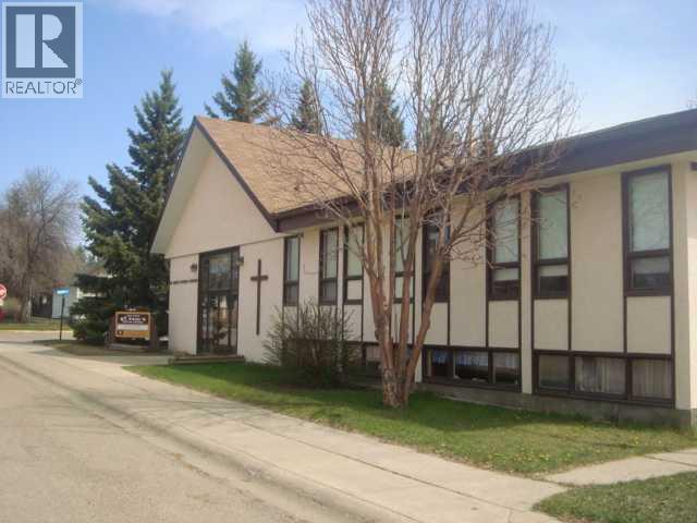 2 Trochu Avenue, Trochu, Alberta  T0M 2C0 - Photo 4 - A2321552