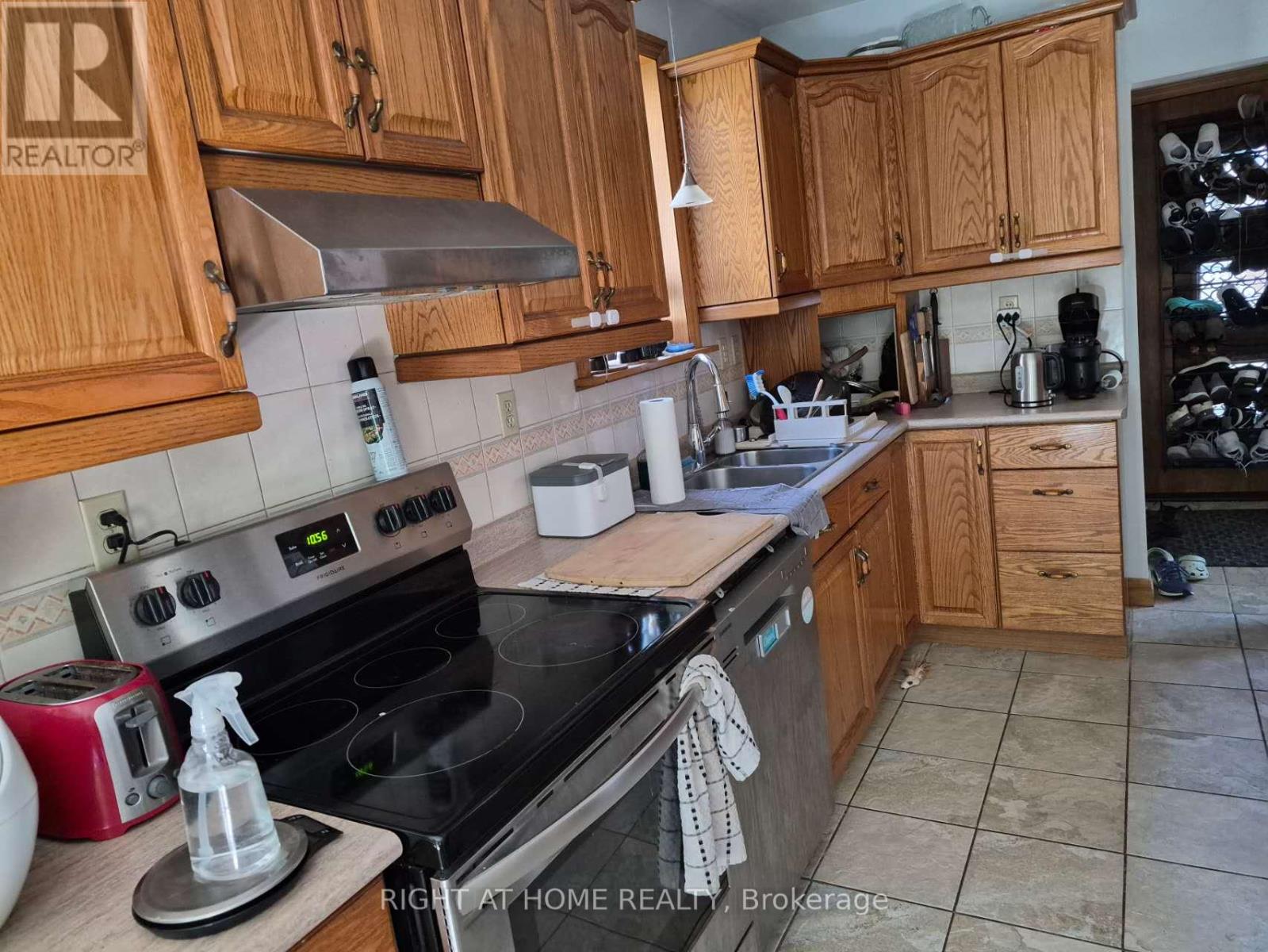 17 Gwendolen Avenue, Toronto, Ontario  M2N 1A1 - Photo 3 - C13654890