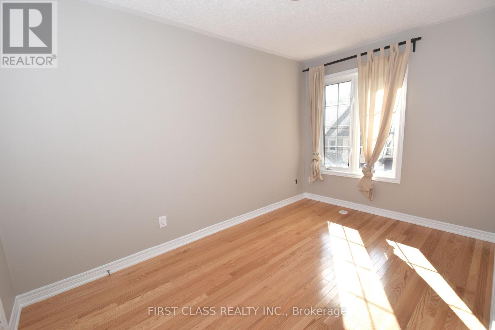 327 Doak Lane, Newmarket, Ontario  L3Y 0A7 - Photo 13 - N13654880
