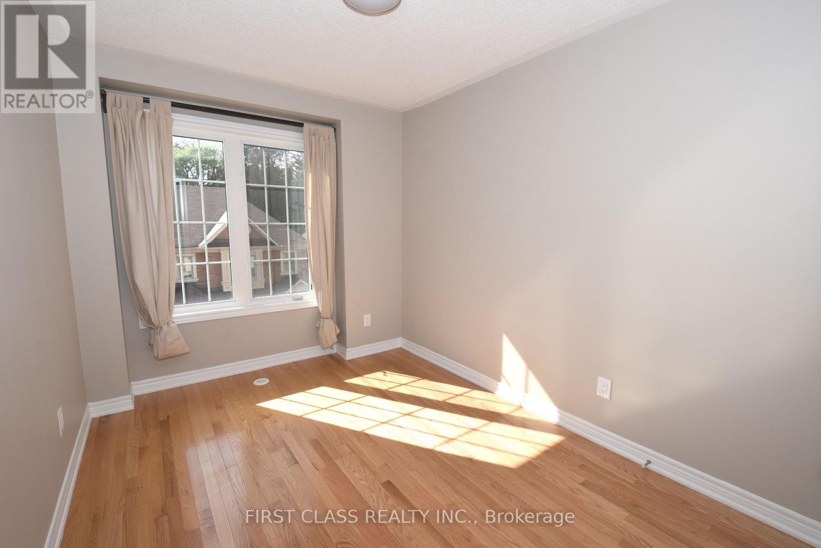 327 Doak Lane, Newmarket, Ontario  L3Y 0A7 - Photo 14 - N13654880