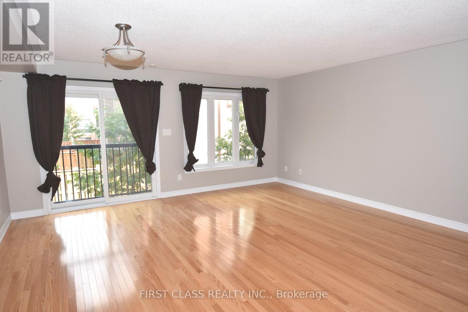 327 Doak Lane, Newmarket, Ontario  L3Y 0A7 - Photo 8 - N13654880