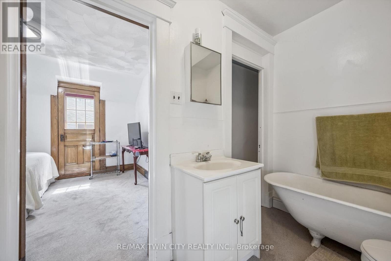 44 Walter Street, Kitchener, Ontario  N2G 1S1 - Photo 30 - X13654896
