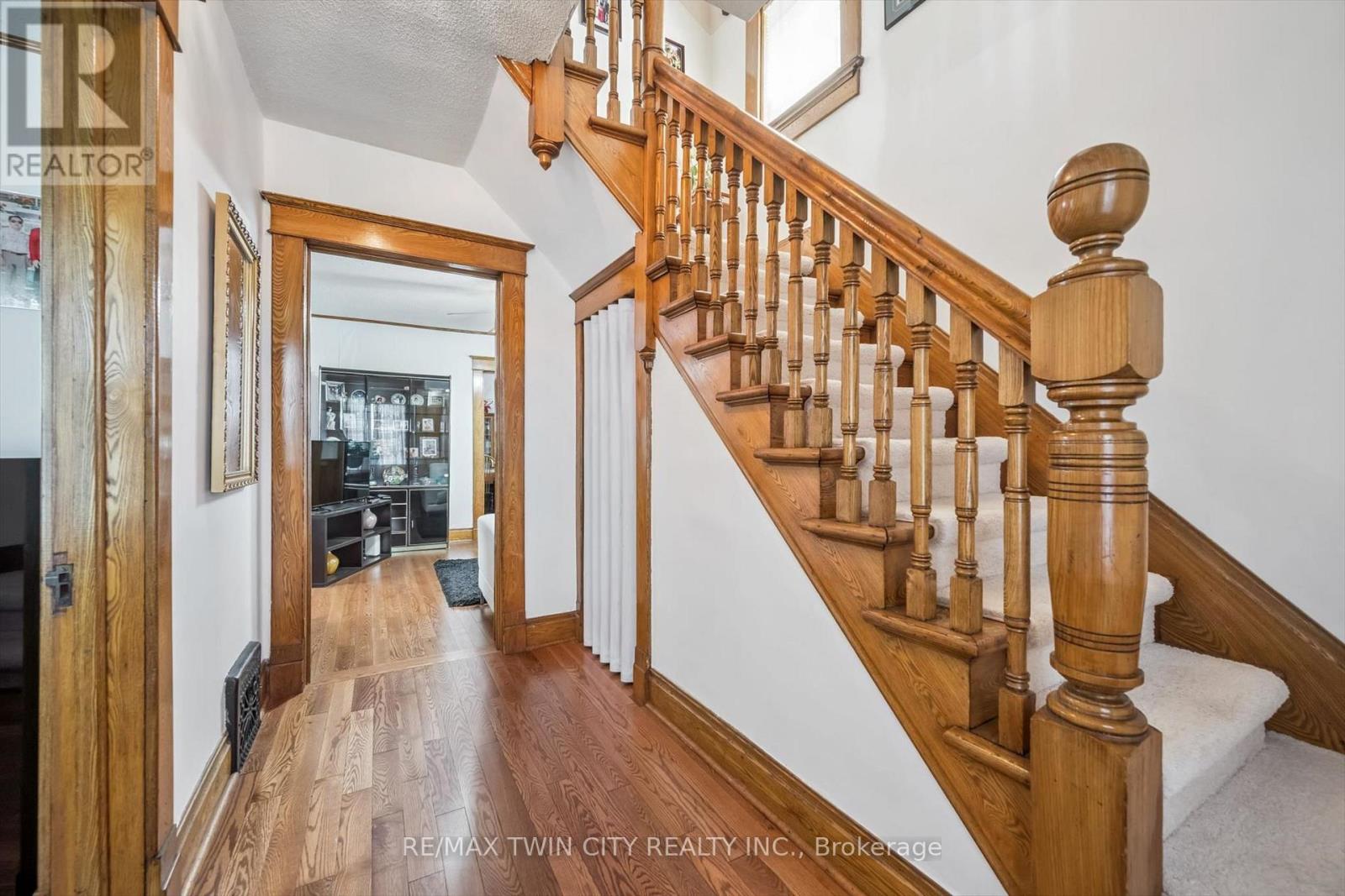 44 Walter Street, Kitchener, Ontario  N2G 1S1 - Photo 4 - X13654896