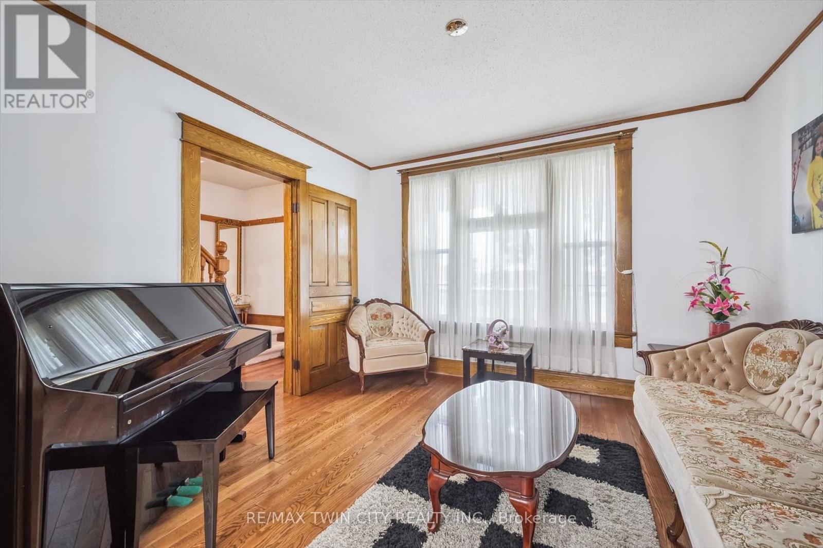 44 Walter Street, Kitchener, Ontario  N2G 1S1 - Photo 6 - X13654896