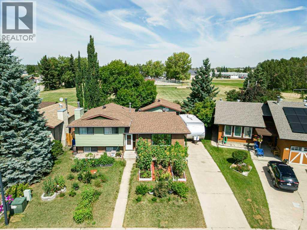 65 Hart Crescent, Red Deer, Alberta  T4N 6E5 - Photo 2 - A2334186