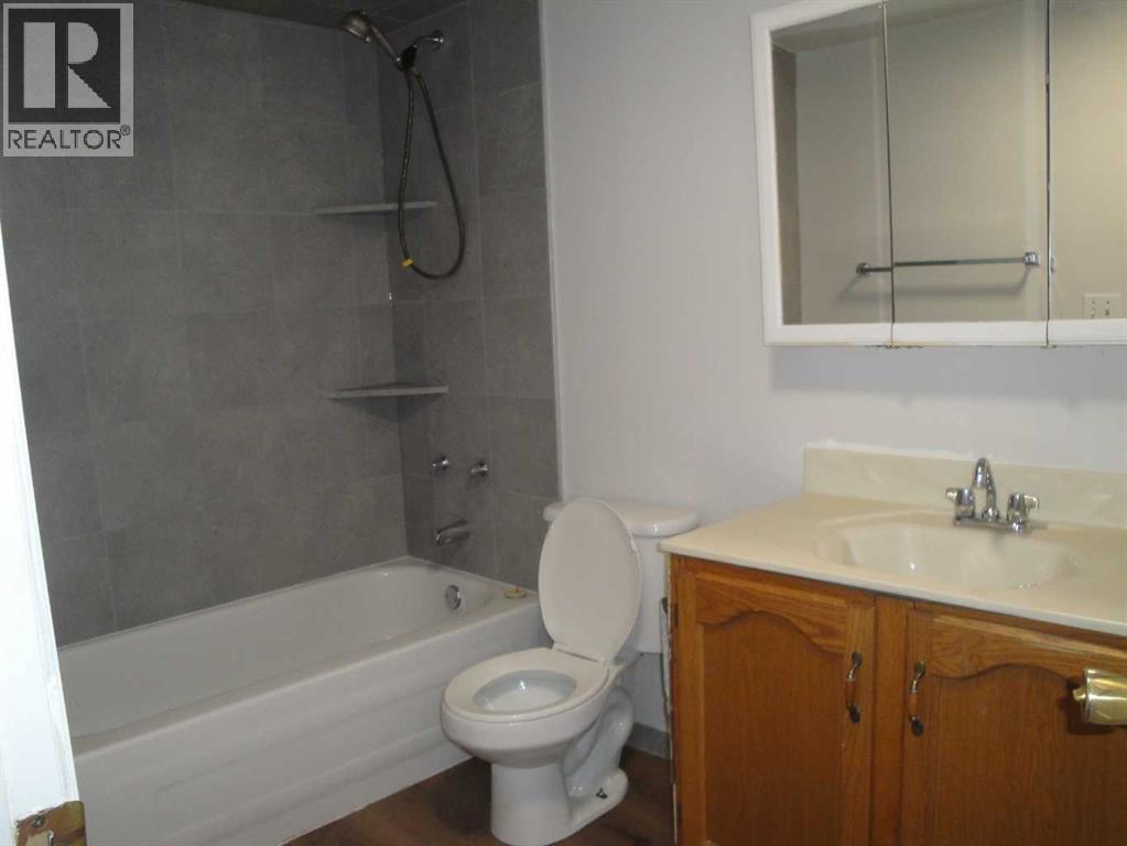 31 Huntford Road NE, Calgary, Alberta  T2K 3Y8 - Photo 21 - A2332760