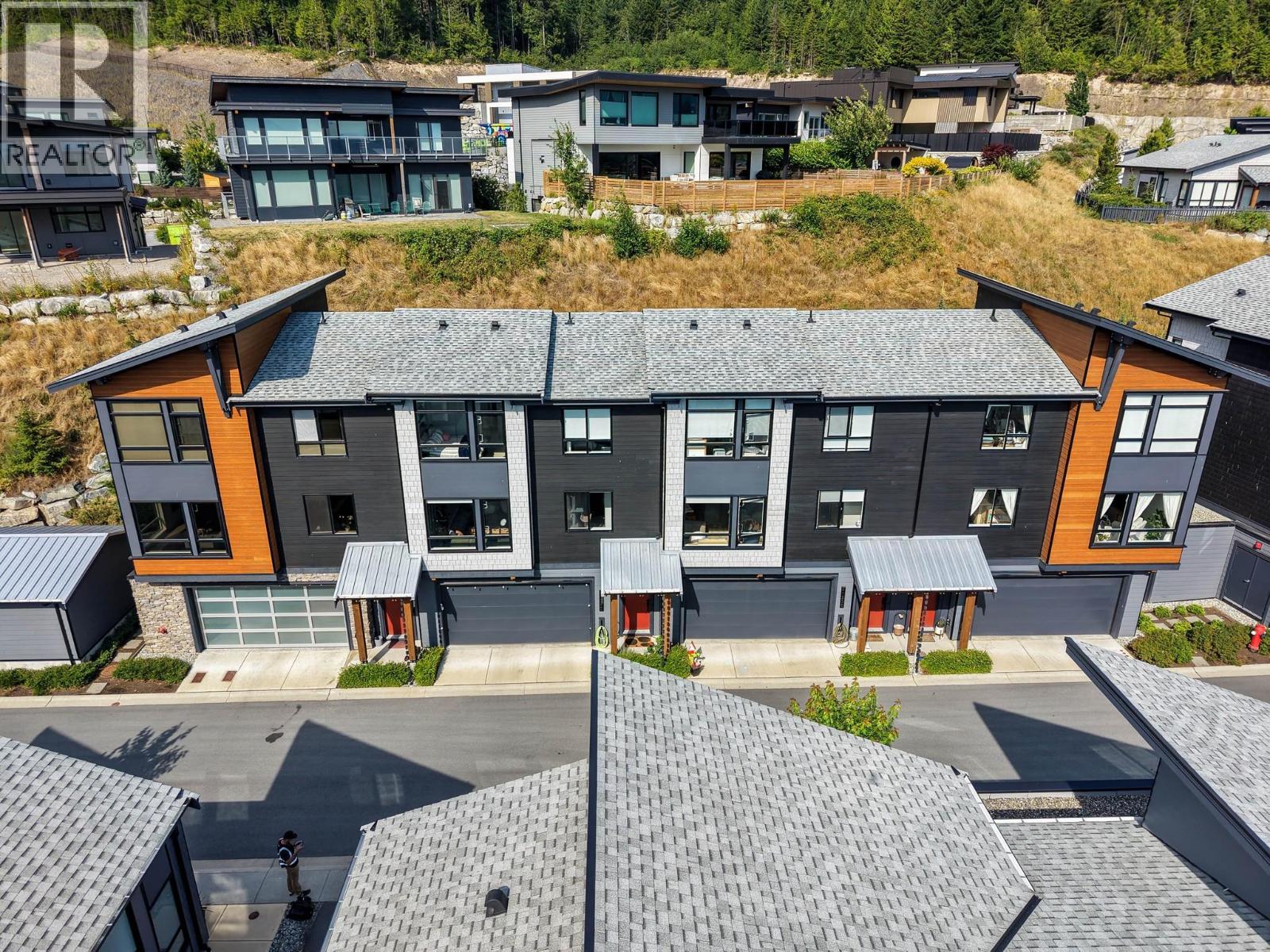 41328 Highline Place, Squamish, British Columbia V8B 1C2 - Photo 2 - R3153989