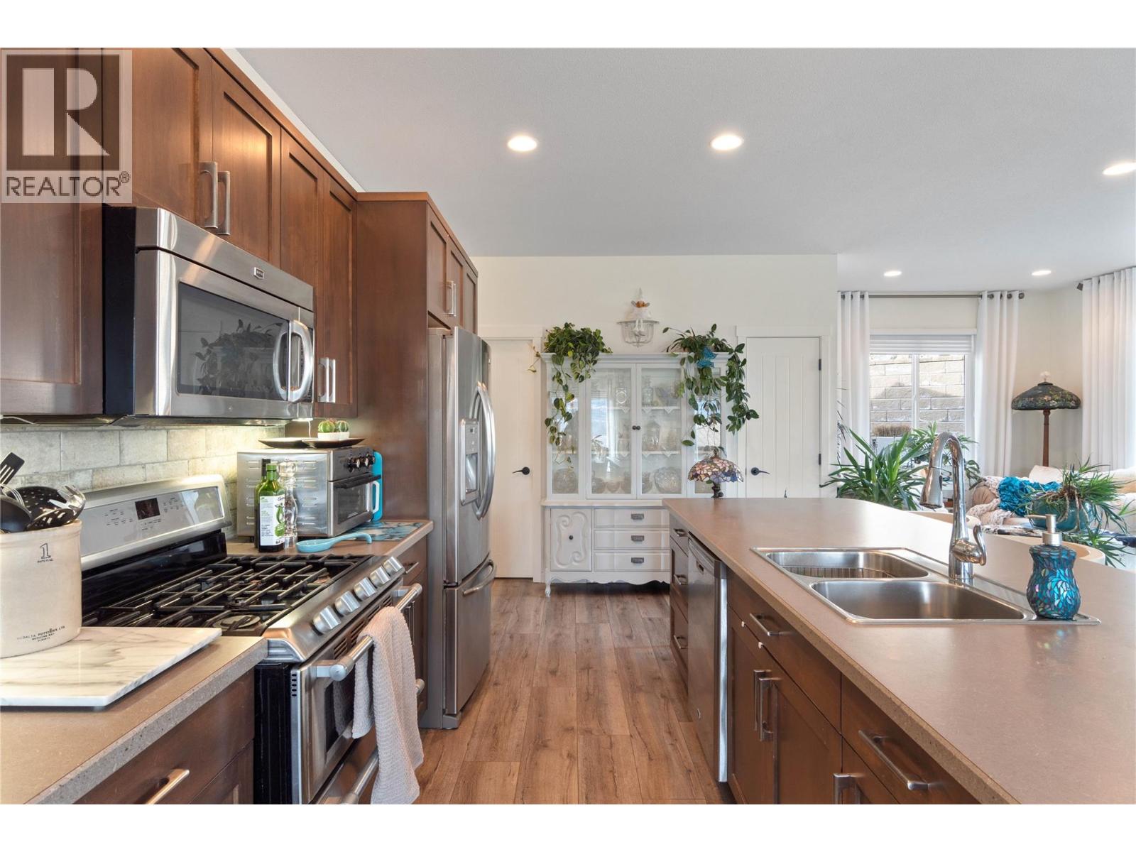 703 Belmonte Terrace, Kamloops, British Columbia  V2C 0C6 - Photo 3 - 10396823