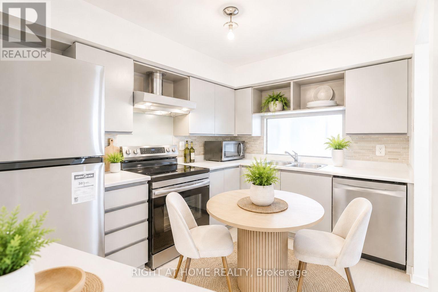 912 - 4 Park Vista Drive, Toronto, Ontario  M4B 3M8 - Photo 10 - E13654930