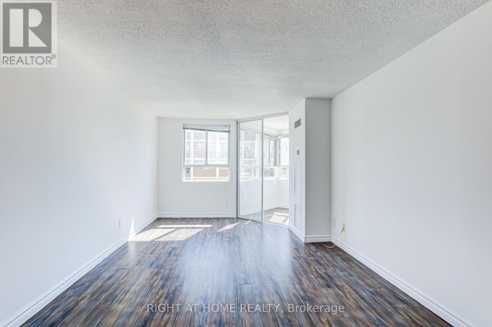 912 - 4 Park Vista Drive, Toronto, Ontario  M4B 3M8 - Photo 13 - E13654930
