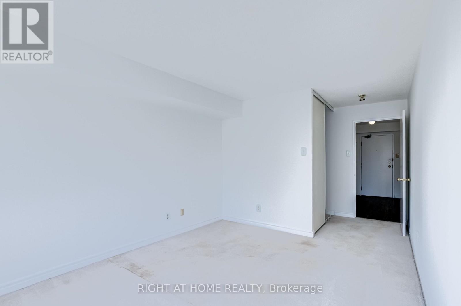 912 - 4 Park Vista Drive, Toronto, Ontario  M4B 3M8 - Photo 22 - E13654930