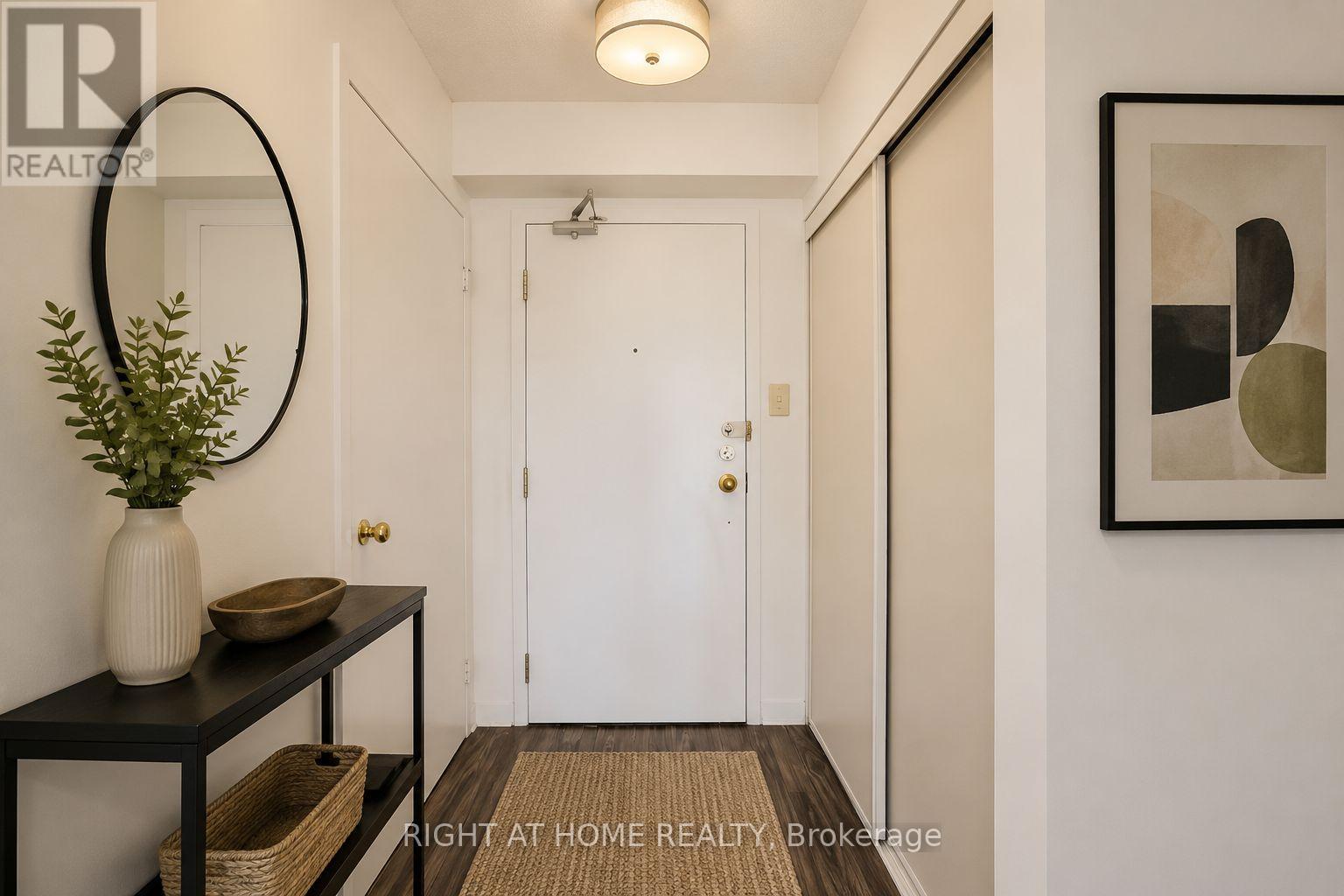 912 - 4 Park Vista Drive, Toronto, Ontario  M4B 3M8 - Photo 7 - E13654930