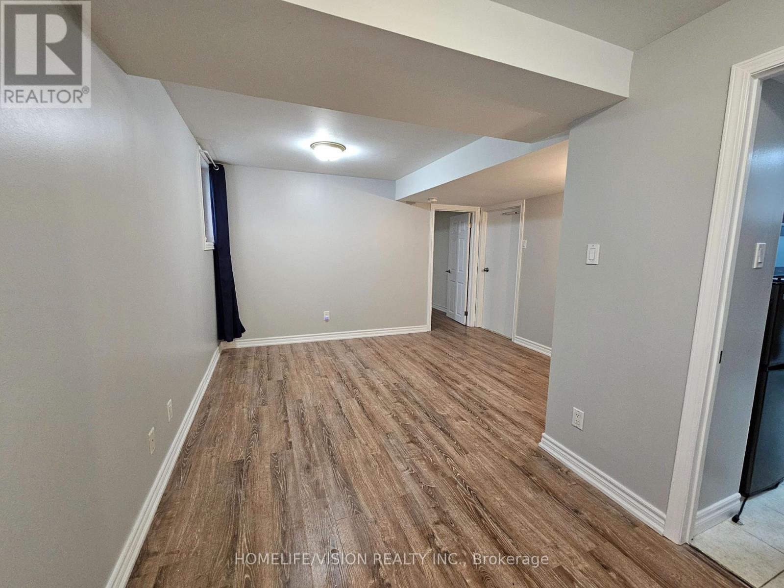 Upper - 596 Skinner Avenue, Newmarket, Ontario  L3X 2A8 - Photo 6 - N13654926