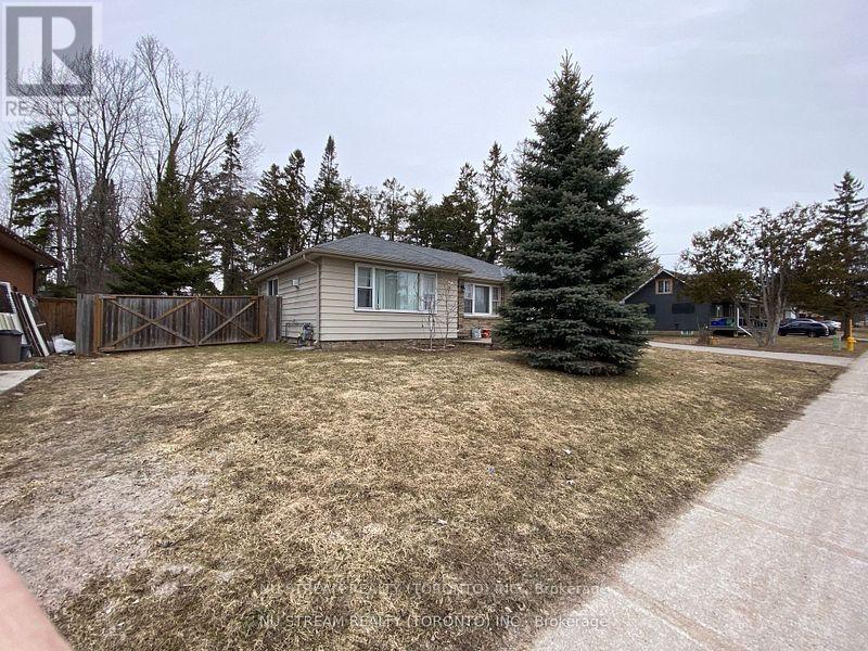 540 BIG BAY POINT ROAD, Barrie, Ontario