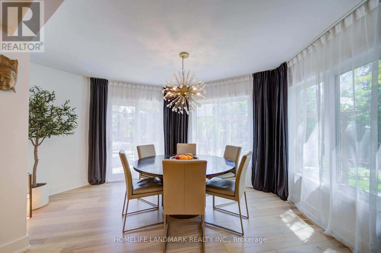 1360 Old English Lane, Oakville, Ontario L6M 2P8 - Photo 17 - W13654920