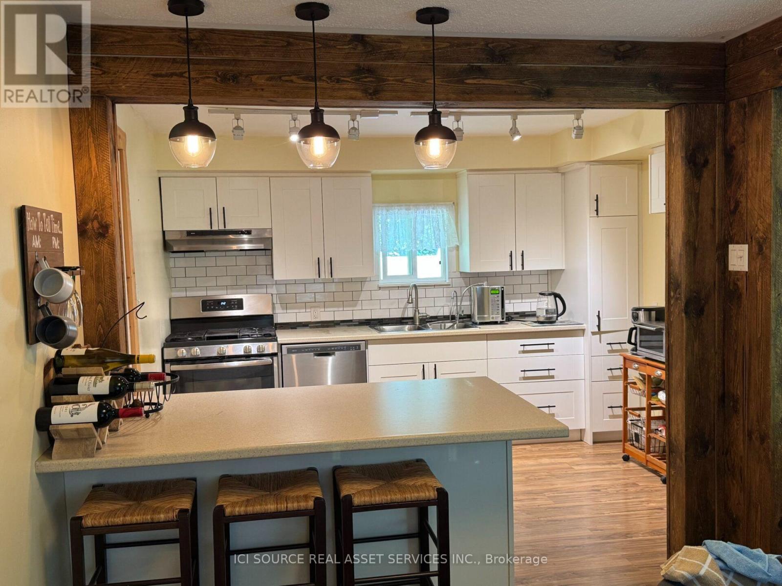 95 Melrose Avenue, Wasaga Beach, Ontario  L9Z 2T2 - Photo 4 - S13653758