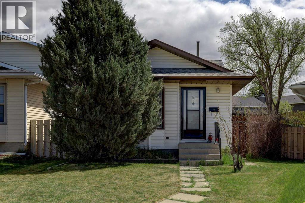 16 Martingrove Mews NE, Calgary, Alberta  T3J 2S9 - Photo 2 - A2329214