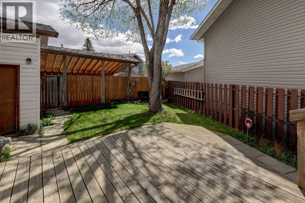 16 Martingrove Mews NE, Calgary, Alberta  T3J 2S9 - Photo 29 - A2329214