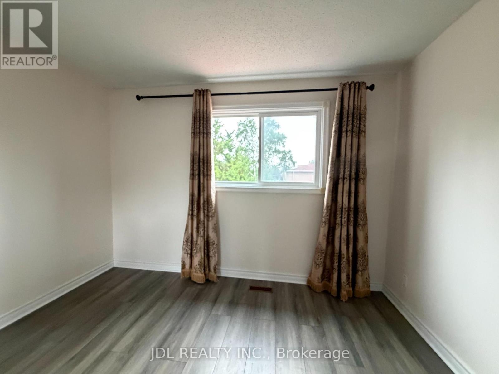 87 Strathmore Drive, Markham, Ontario  L3P 6K4 - Photo 7 - N13653314