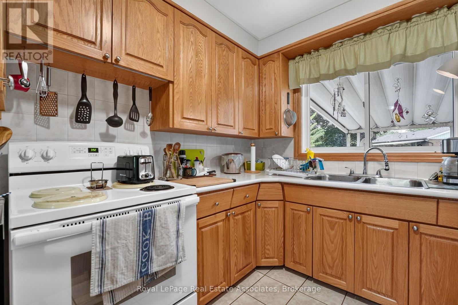 3 Northwood Drive, St. Catharines, Ontario L2M 4J4 - Photo 14 - X13654364