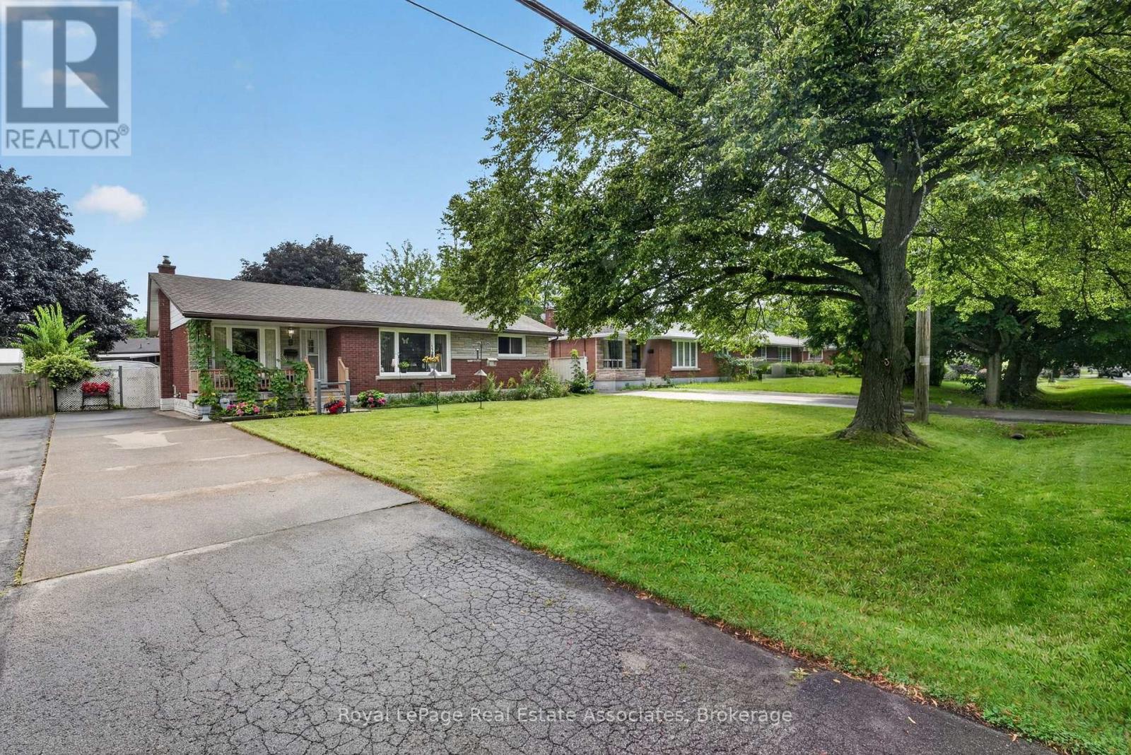 3 Northwood Drive, St. Catharines, Ontario L2M 4J4 - Photo 3 - X13654364