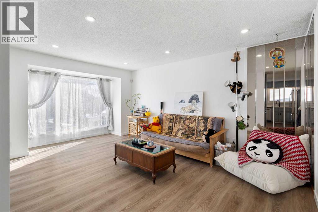 95 Beddington Way NE, Calgary, Alberta  T3K 1M8 - Photo 4 - A2319622