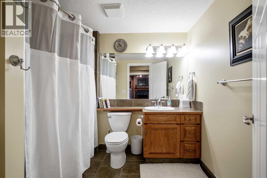 1126 Highland Green View NW, High River, Alberta  T1V 1X1 - Photo 37 - A2307040