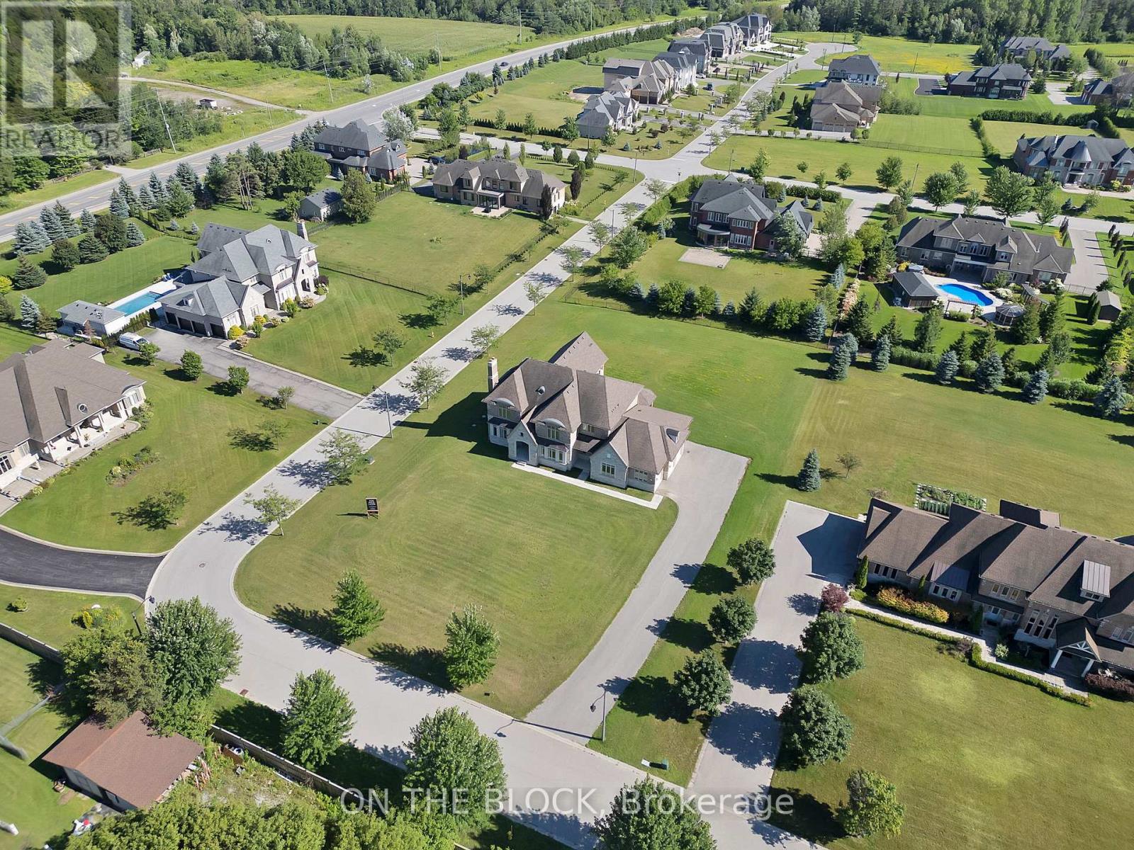 24 Whitewood Drive, Whitchurch-Stouffville, Ontario  L4A 1R9 - Photo 3 - N13654954