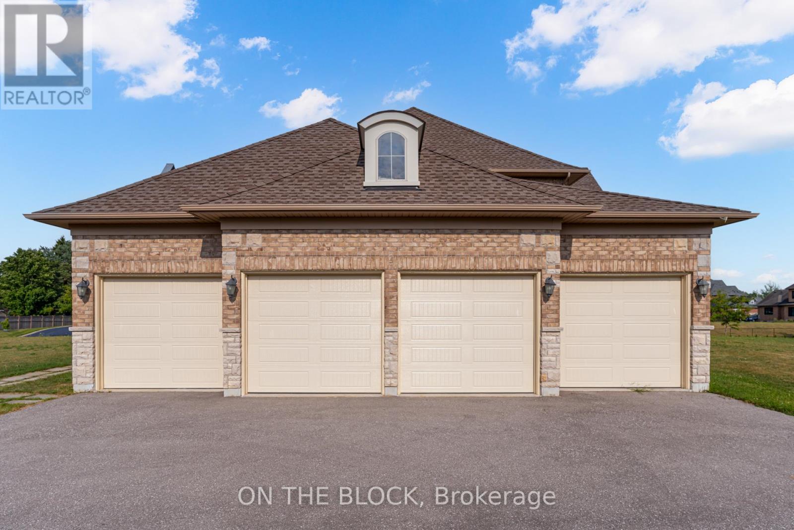 24 Whitewood Drive, Whitchurch-Stouffville, Ontario  L4A 1R9 - Photo 4 - N13654954