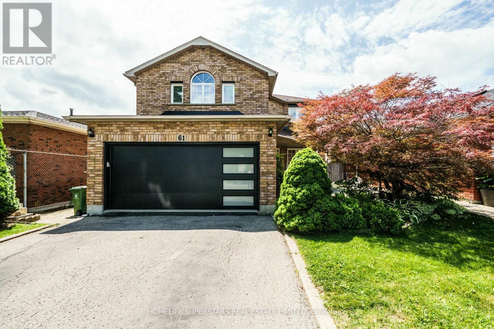 61 LAWNHURST DRIVE, Hamilton, Ontario