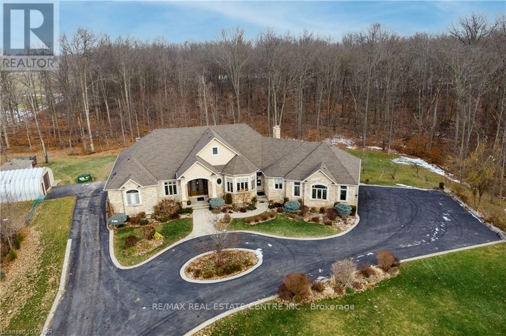 340 GOLF CLUB ROAD, Hamilton, Ontario