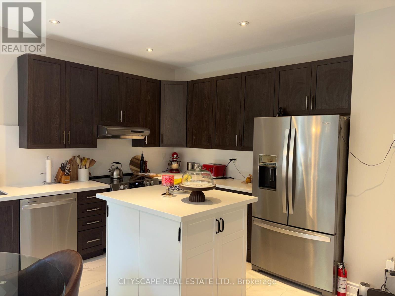 879 Bennett Boulevard, Milton, Ontario L9T 6X9 - Photo 8 - W13248360