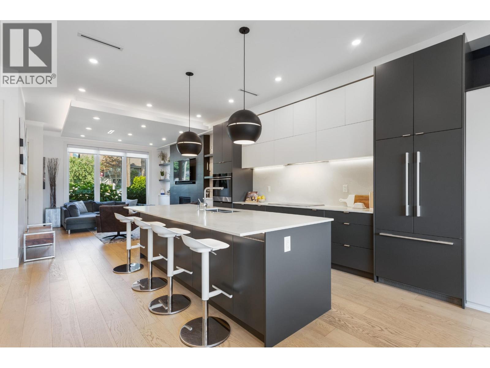 609 E 4th Street, North Vancouver, British Columbia  V7L 1J9 - Photo 7 - R3151368