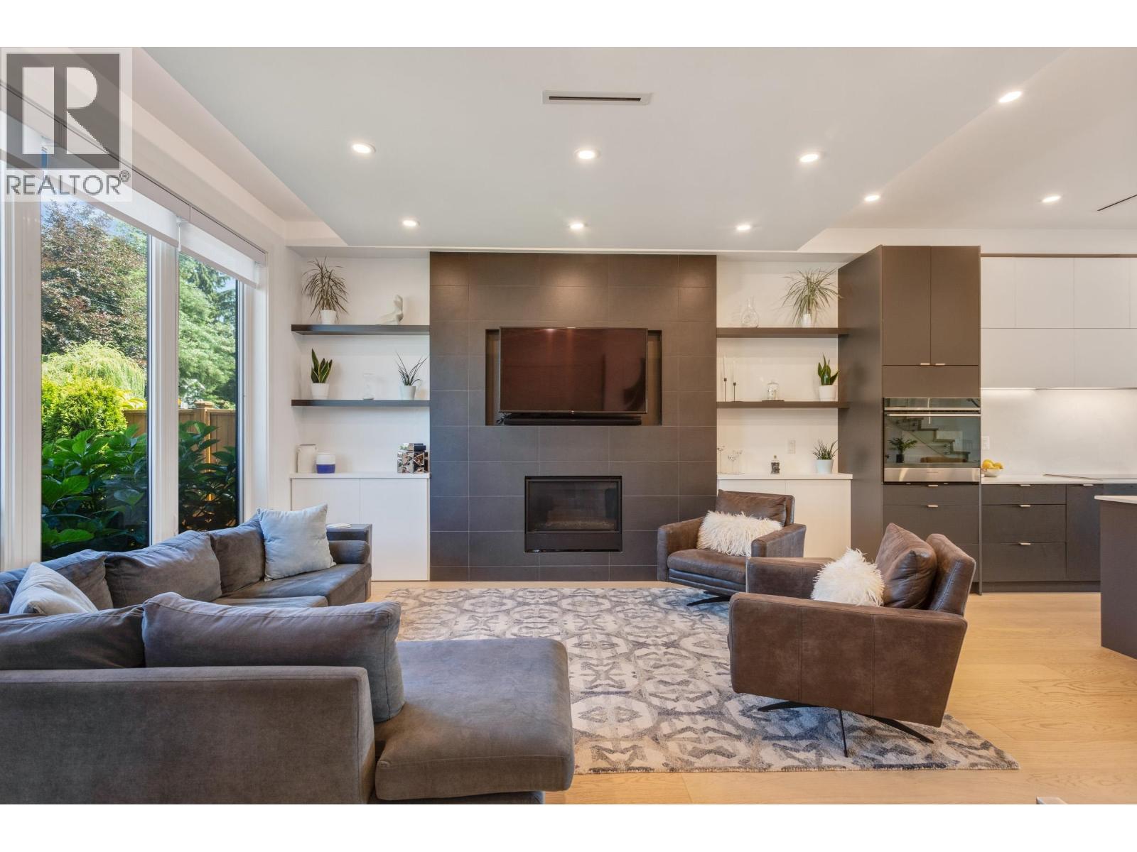 609 E 4th Street, North Vancouver, British Columbia  V7L 1J9 - Photo 5 - R3151368