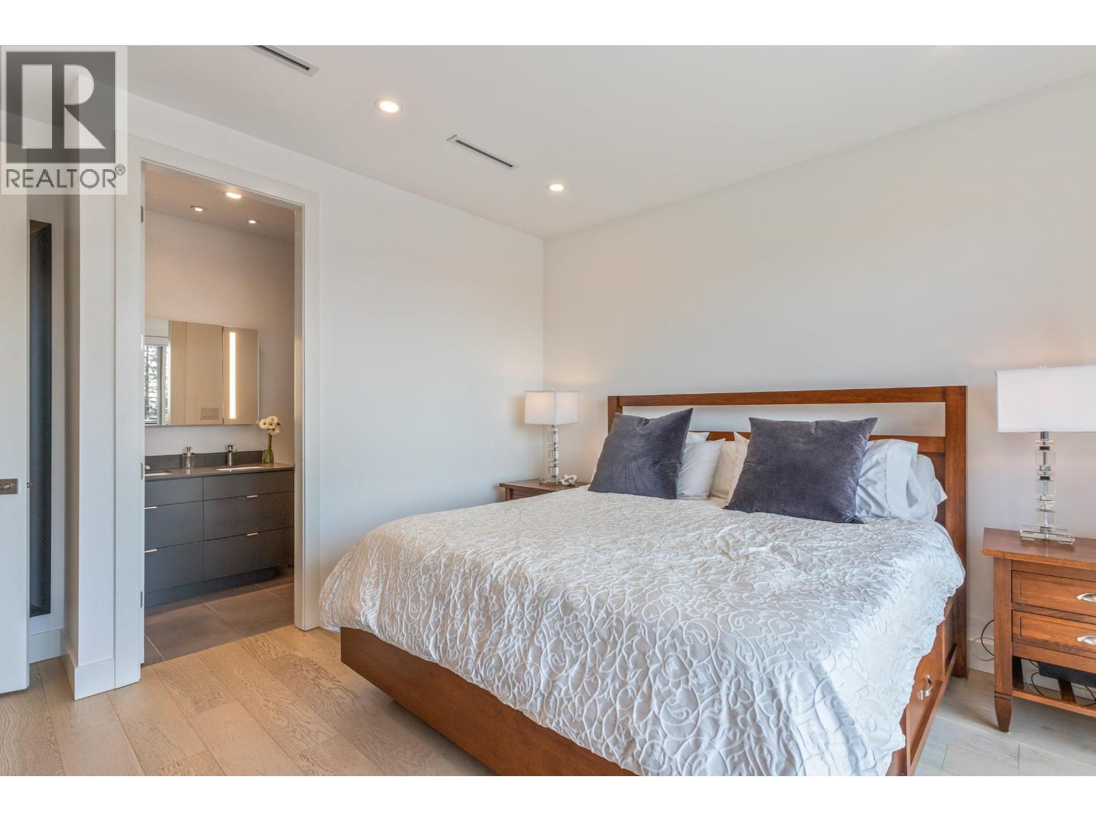 609 E 4th Street, North Vancouver, British Columbia  V7L 1J9 - Photo 16 - R3151368