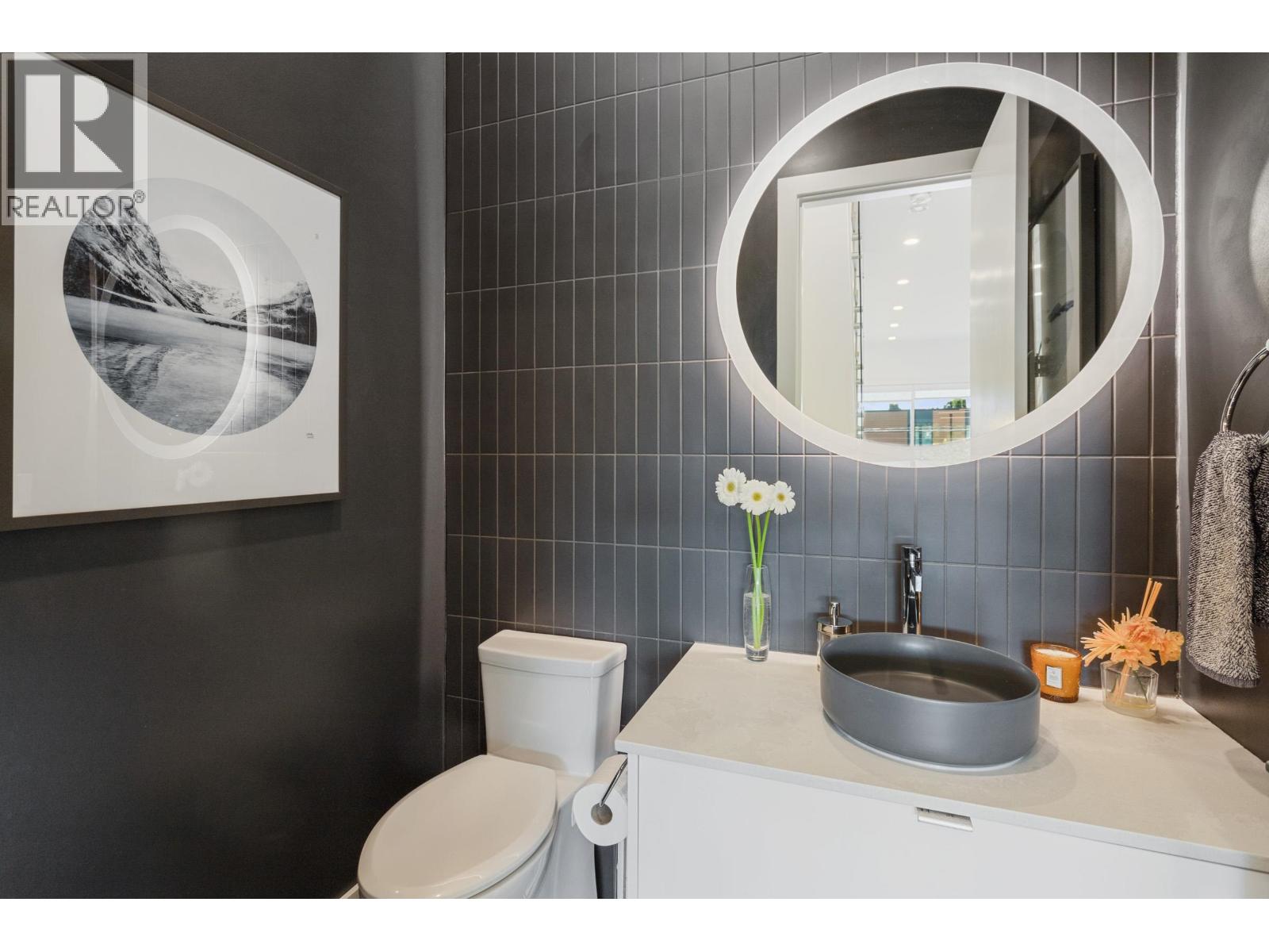 609 E 4th Street, North Vancouver, British Columbia  V7L 1J9 - Photo 14 - R3151368