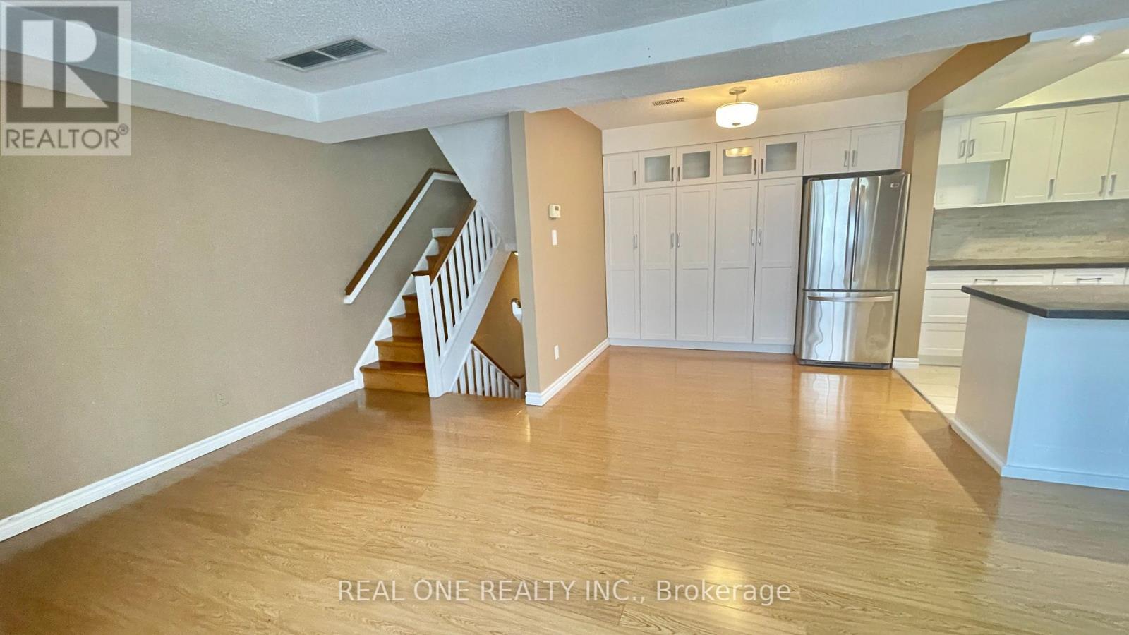 2 - 101 Mcgill Street, Toronto, Ontario M5B 1H5 - Photo 3 - C13654980