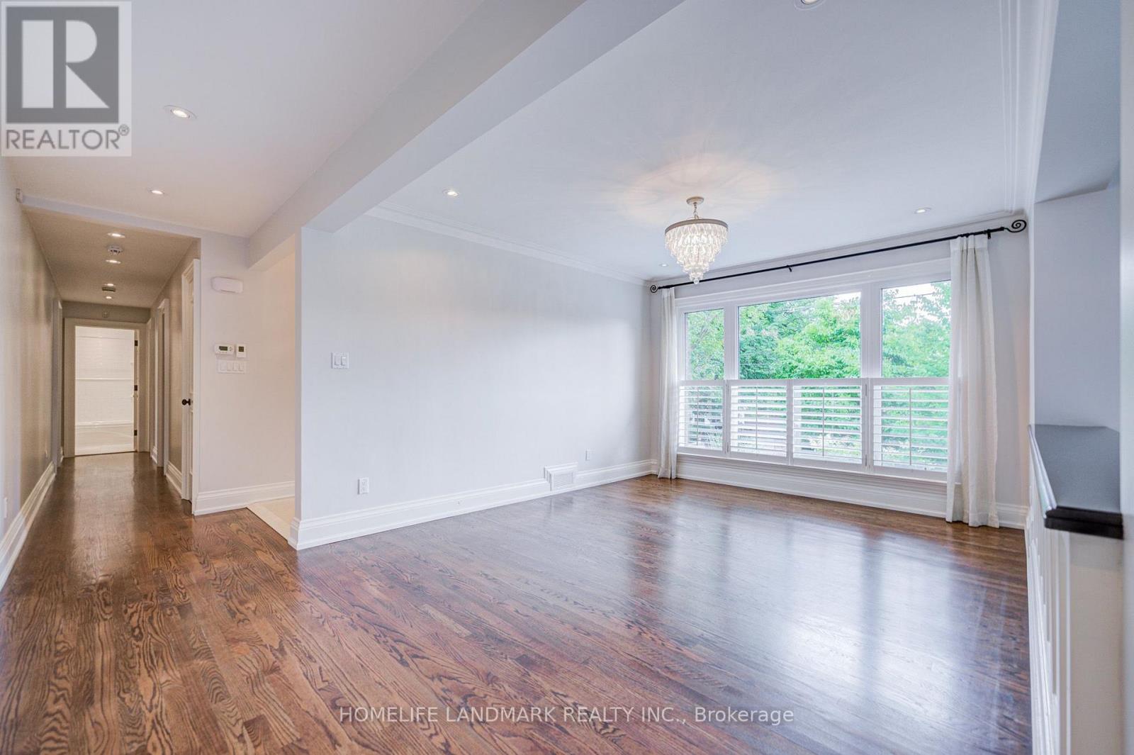 102 Stratford Crescent, Toronto, Ontario M4N 1C6 - Photo 3 - C13654052